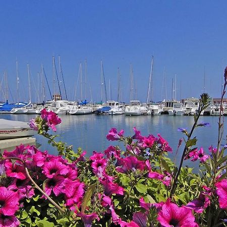 Hotel De La Mer Le Barcares Bagian luar foto