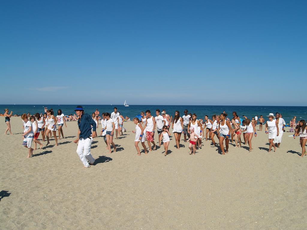 Hotel De La Mer Le Barcares Bagian luar foto
